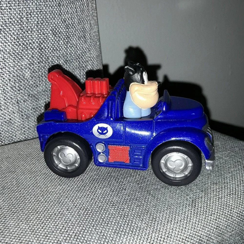 Rare Disney Mickey Roadster Racers Hot Rod Pete Tow Truck Car 2016 Mattel